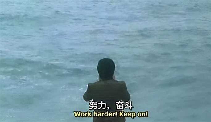 荒诞感镜头巡游